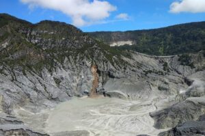 Tour Bandung Tangkuban Perahu