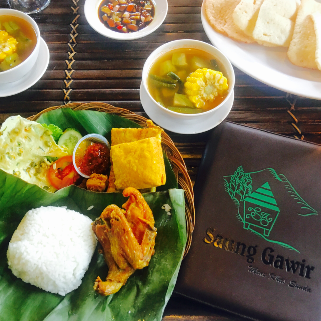 Restoran khas sunda yang lezat dan nikmati di Ciwidey dan Lembang