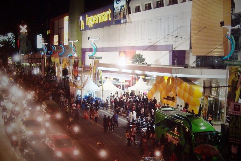 Top 6 Largest Shopping Mall in Bandung That You Can Visit On Holiday