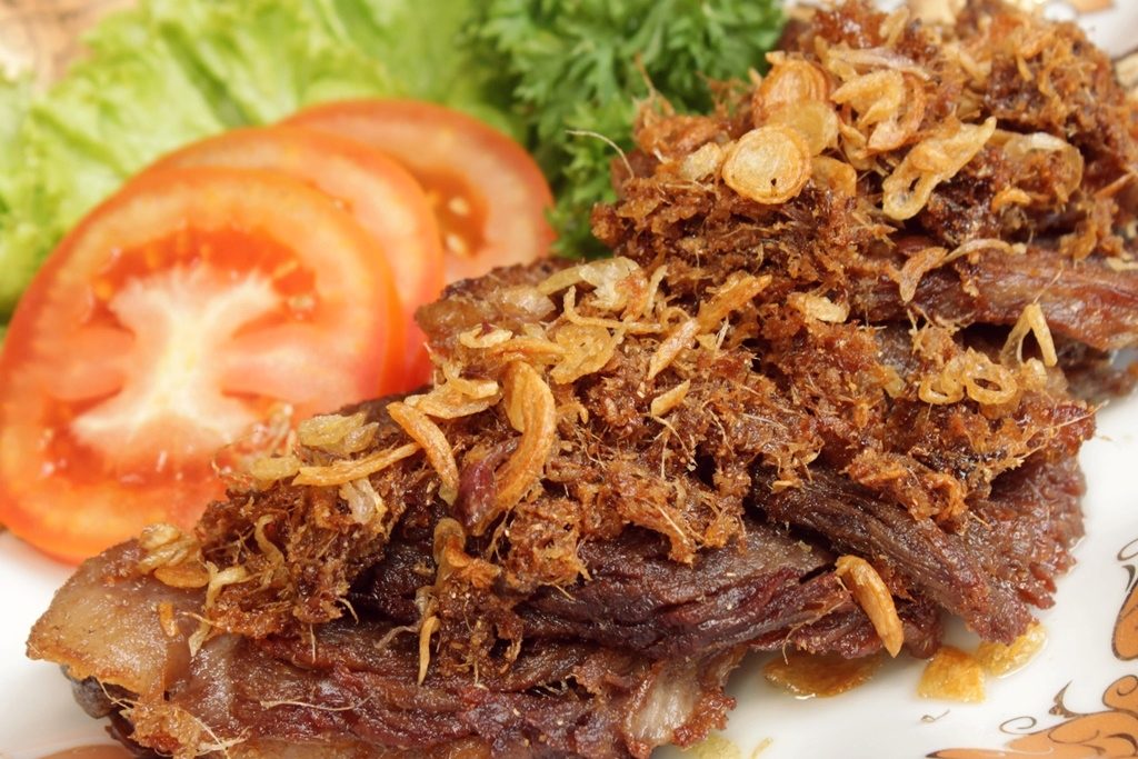 gepuk-nyonya-oeng Don’t Forget to Buy These Souvenirs When Visiting Bandung