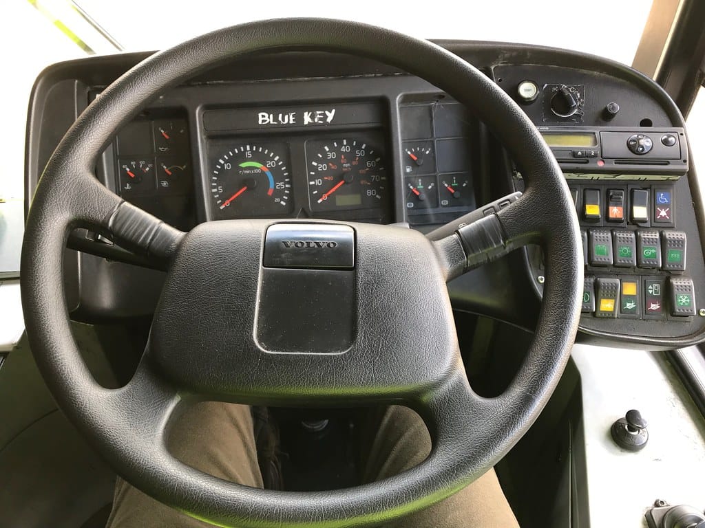 Armada-dan-Harga-Rental-Bus-Pariwisata-Bandung Sewa Bus Pariwisata Bandung Murah Terpercaya Lengkap