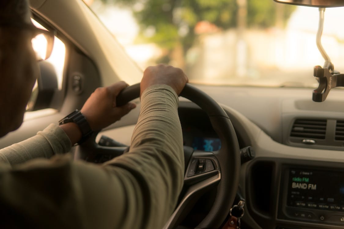 Expert-Driver Sewa Mobil Bulanan Bandung untuk Turis Asing Expert-Driver Sewa Mobil Bulanan Bandung untuk Turis Asing